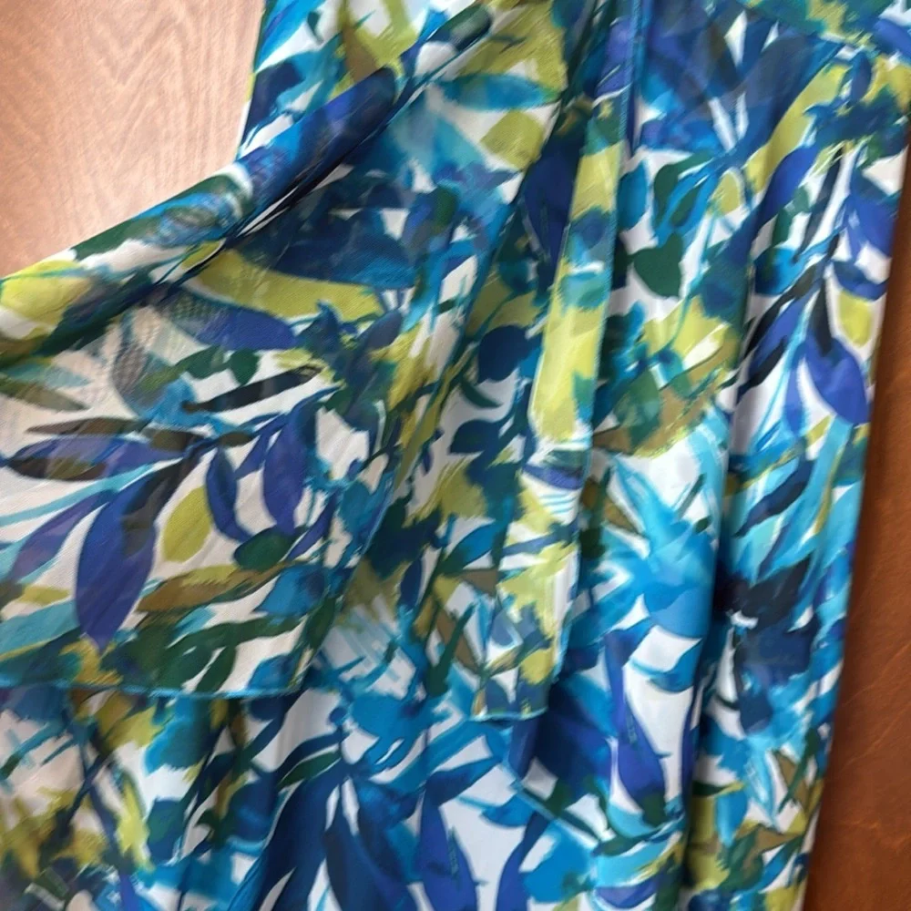 Connected Apparel Blue and Green Patterned Dress Size 8 - Picture 6 of 8